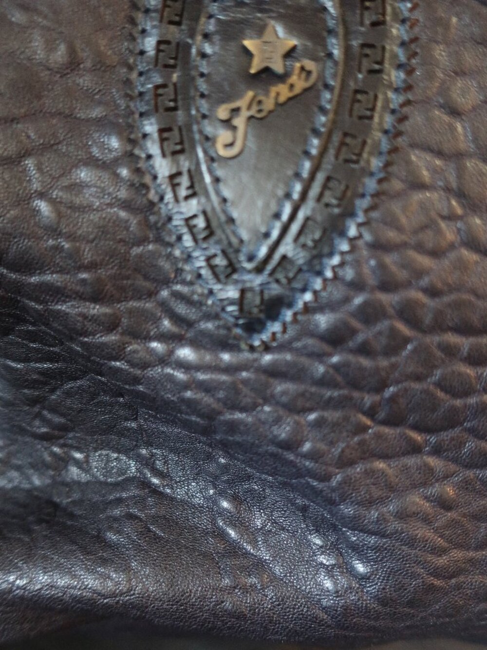 Womens Fendi Etniko Du Jour Black Pebbled Leather Handbag W/Star Hardware - Picture 3 of 16